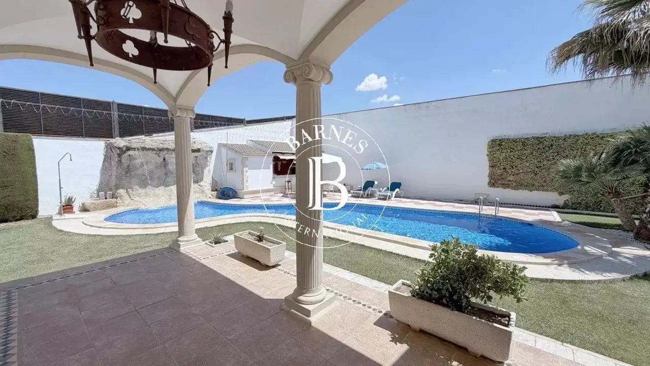 Piscina de Piso en venta en Quintanar de la Orden con Aire acondicionado, Calefacción y Jardín privado