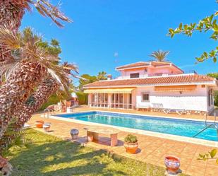 Jardí de Casa o xalet en venda en Orihuela amb Aire condicionat, Jardí privat i Terrassa
