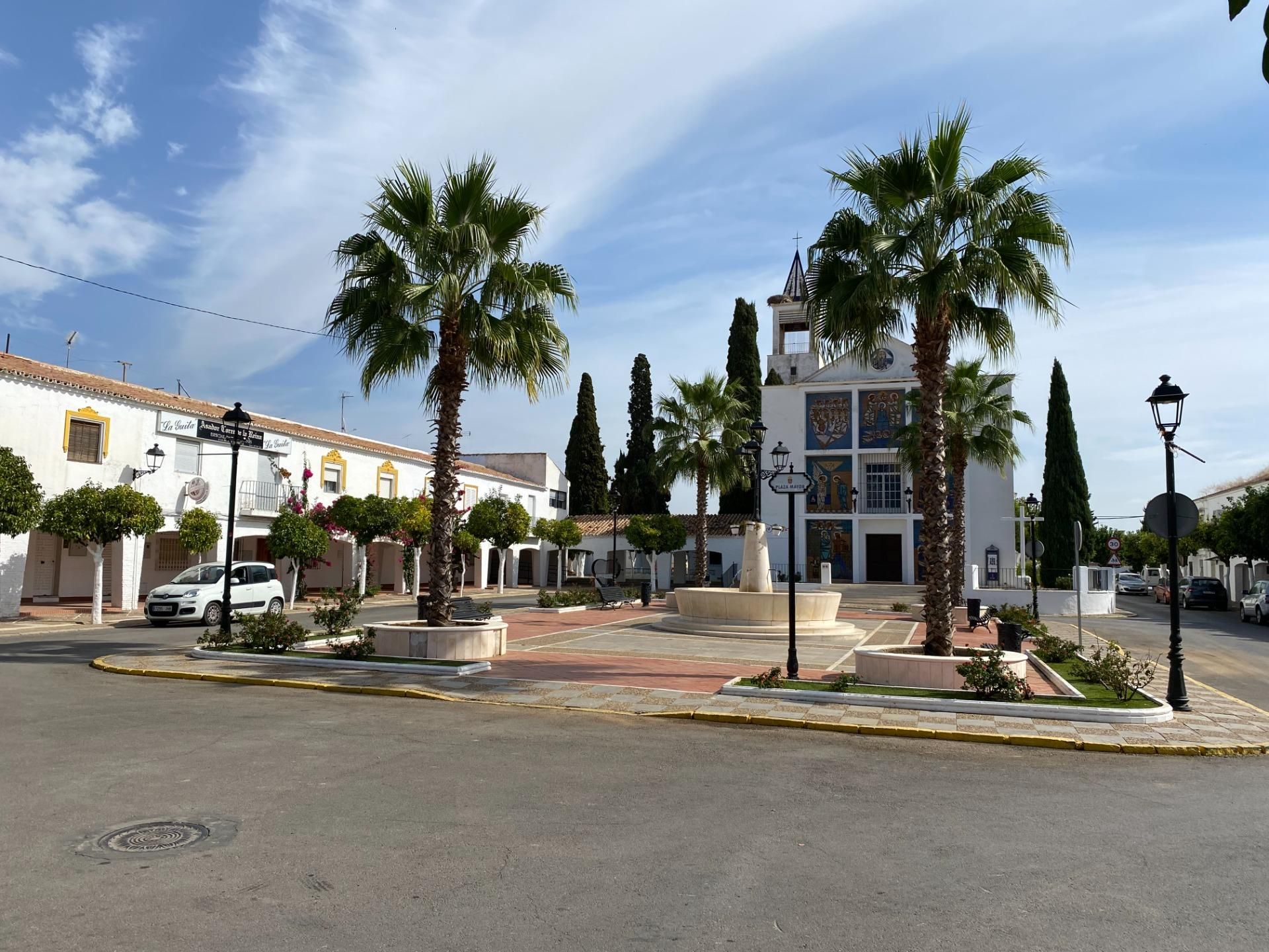 Exterior view of House or chalet for sale in Guillena  with Terrace and Balcony
