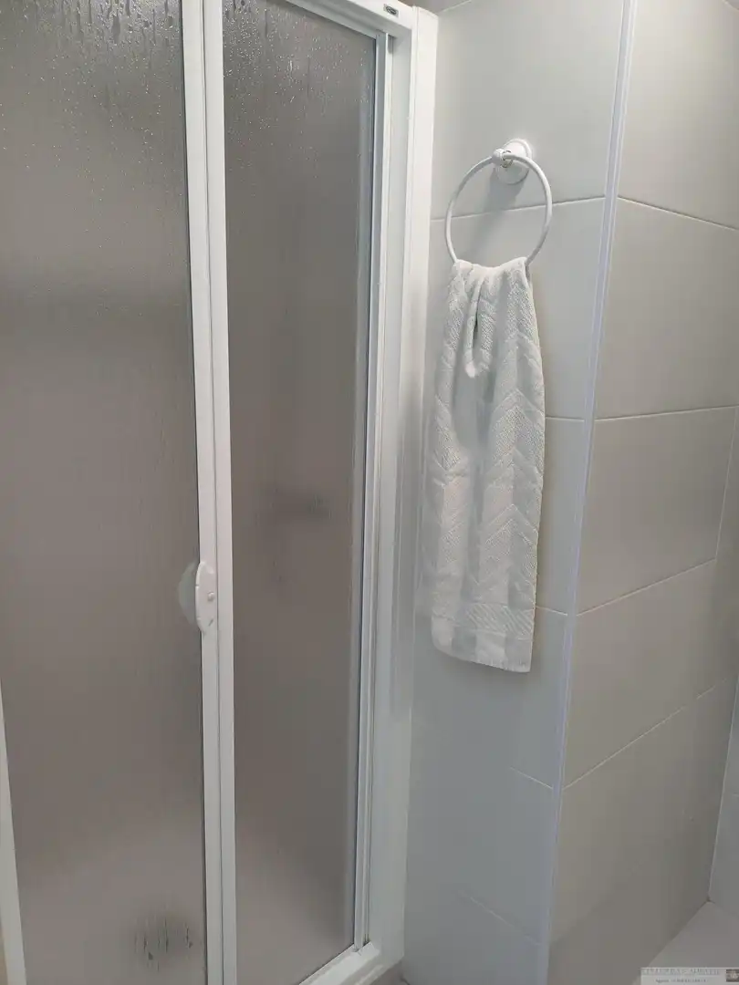 Bany de Pis de lloguer en Albacete amb Aire condicionat, Calefacció i Moblat
