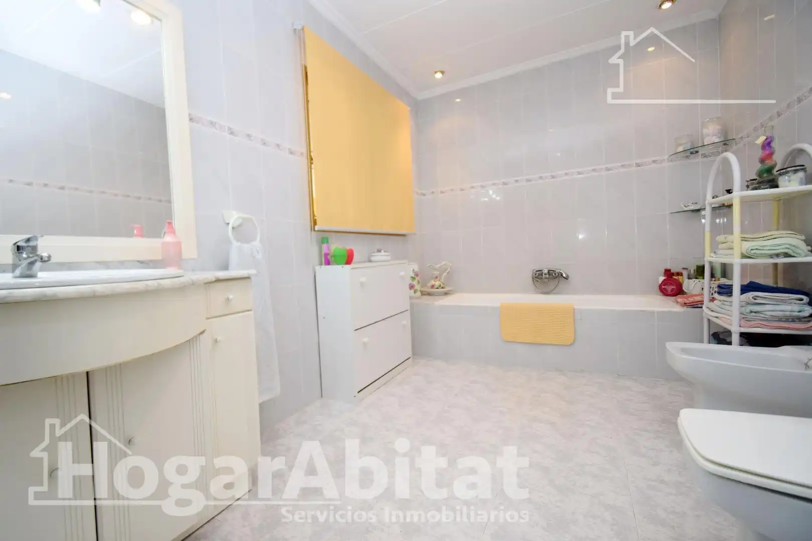 Bany de Casa o xalet en venda en Llíria amb Jardí privat, Terrassa i Traster