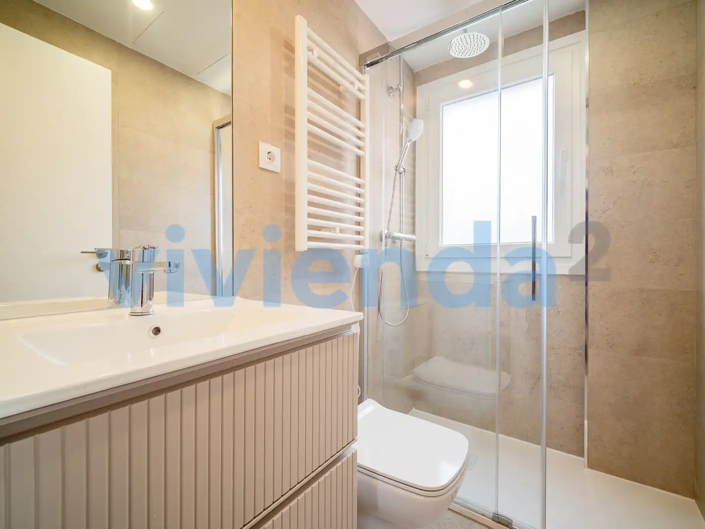 Badezimmer von Wohnung zur Miete in Madrid mit Klimaanlage, Heizung und Terrasse