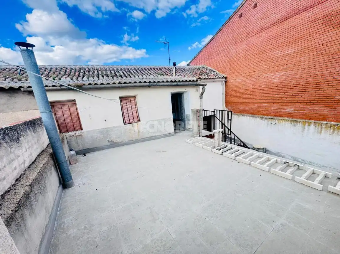 Vista exterior de Casa adosada en venda en Gálvez amb Calefacció i Terrassa
