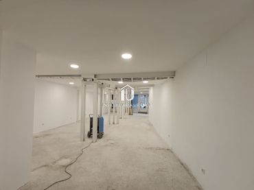 Local comercial en venda a Revellon