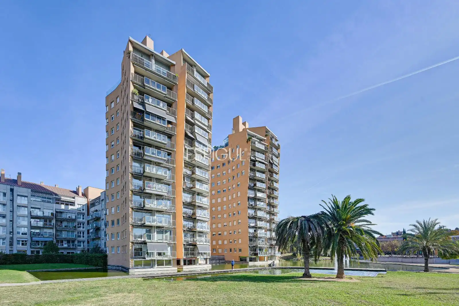 Exterior view of Attic for sale in Girona  with Air Conditioner, Heating and Terrace