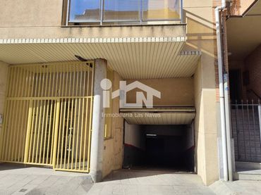 Aparcament amb ascensor en venda a Calle Noria