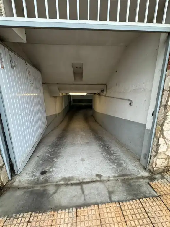 Aparcament amb ascensor en venda a Villaquilambre, imagen 2