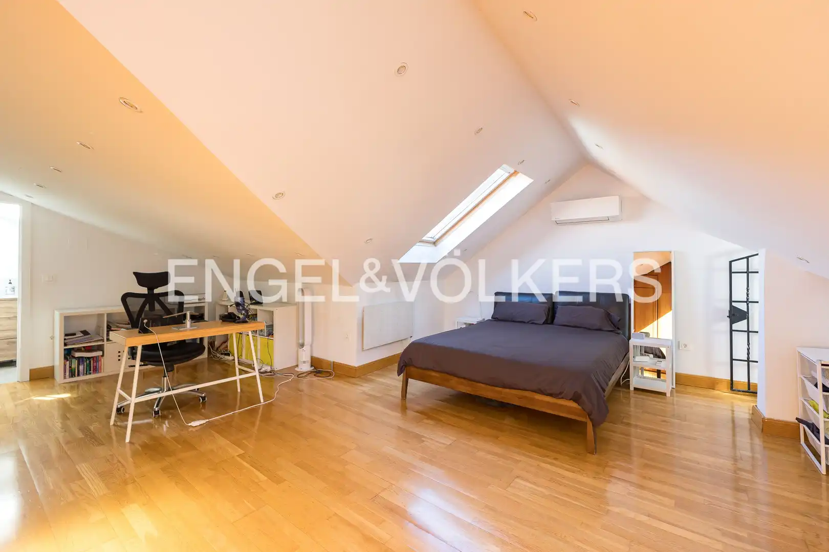 Flat for sale in Madrid  with Air Conditioner, Heating and Terrace