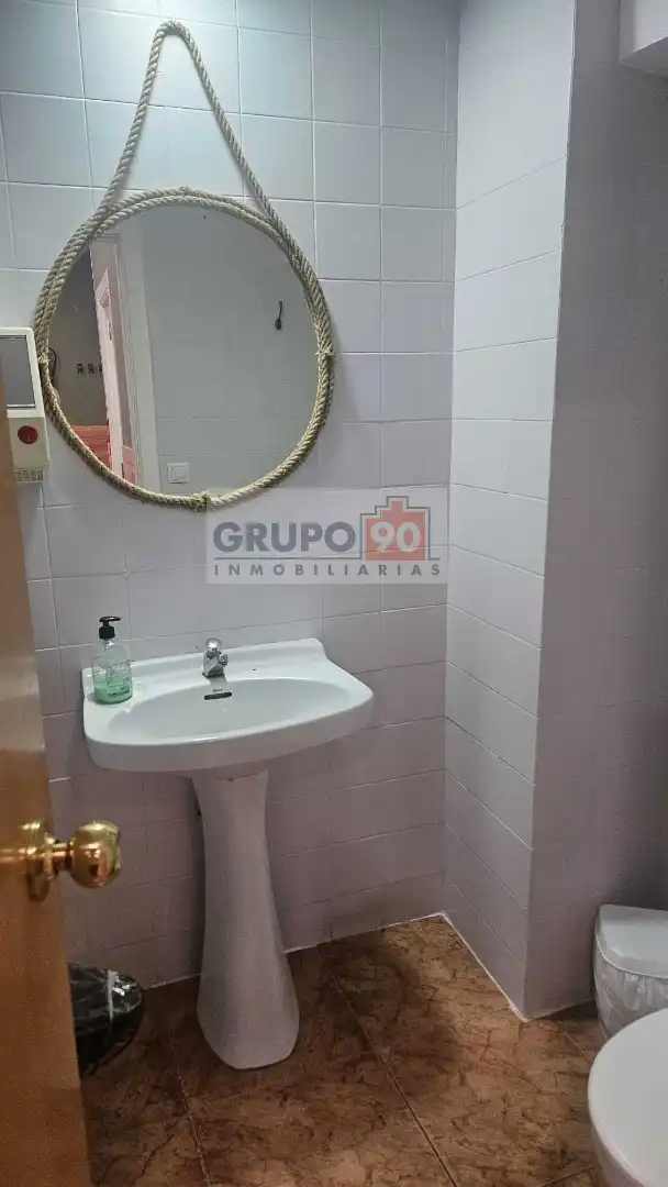 Baño de Local de alquiler en Valencia con Amueblado
