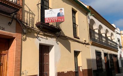 Vista exterior de Casa o xalet en venda en Coria del Río amb Balcó