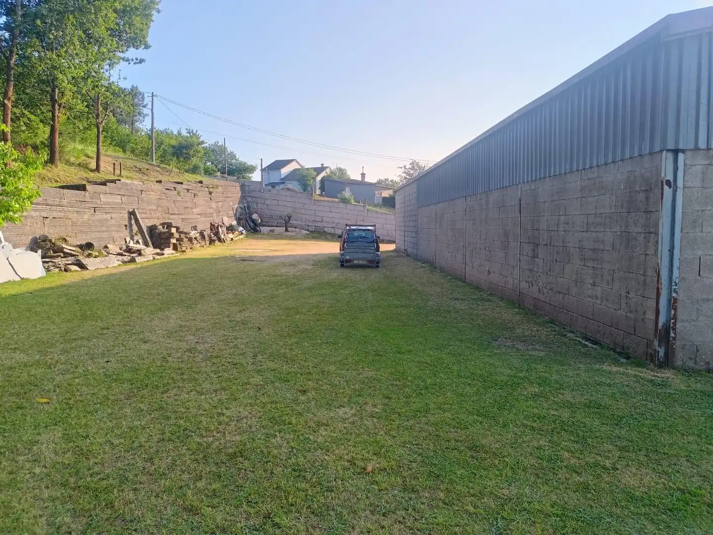 Parkplatz von Fabrikhallen zur Miete in Salceda de Caselas