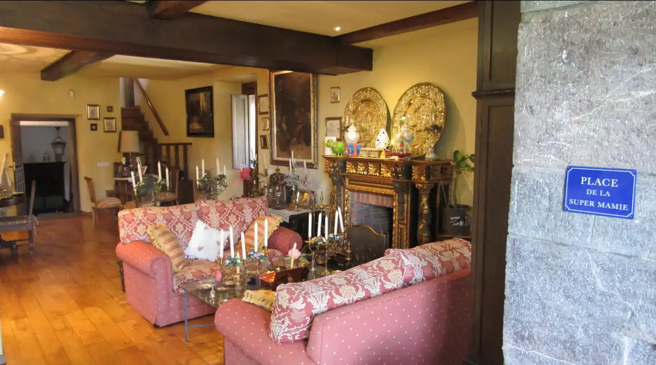 Sala d'estar de Finca rústica en venda en Pravia amb Calefacció, Jardí privat i Parquet