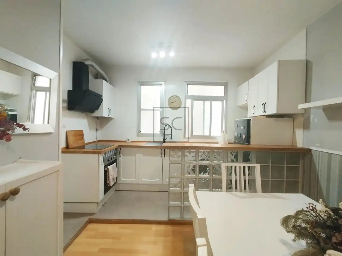 Cuina de Casa o xalet en venda en Pontedeume amb Traster, Moblat i Balcó