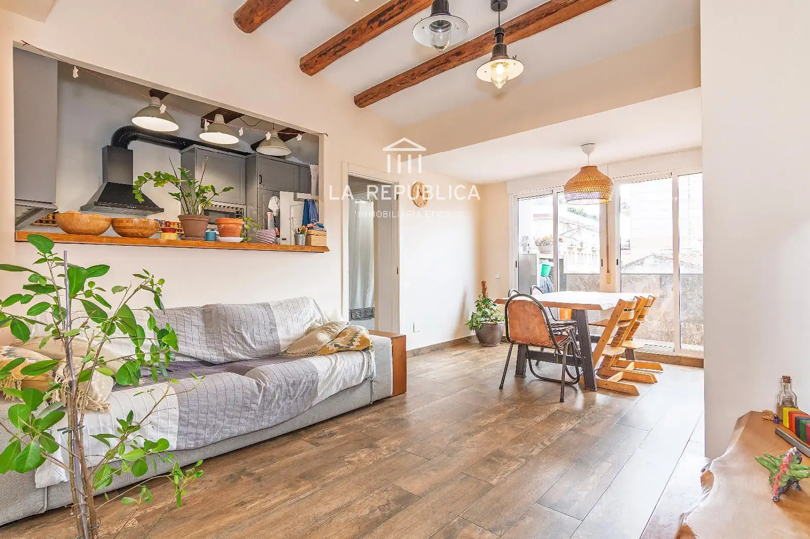 Vista exterior de Piso en venta en Mataró con Aire acondicionado, Parquet y Balcón