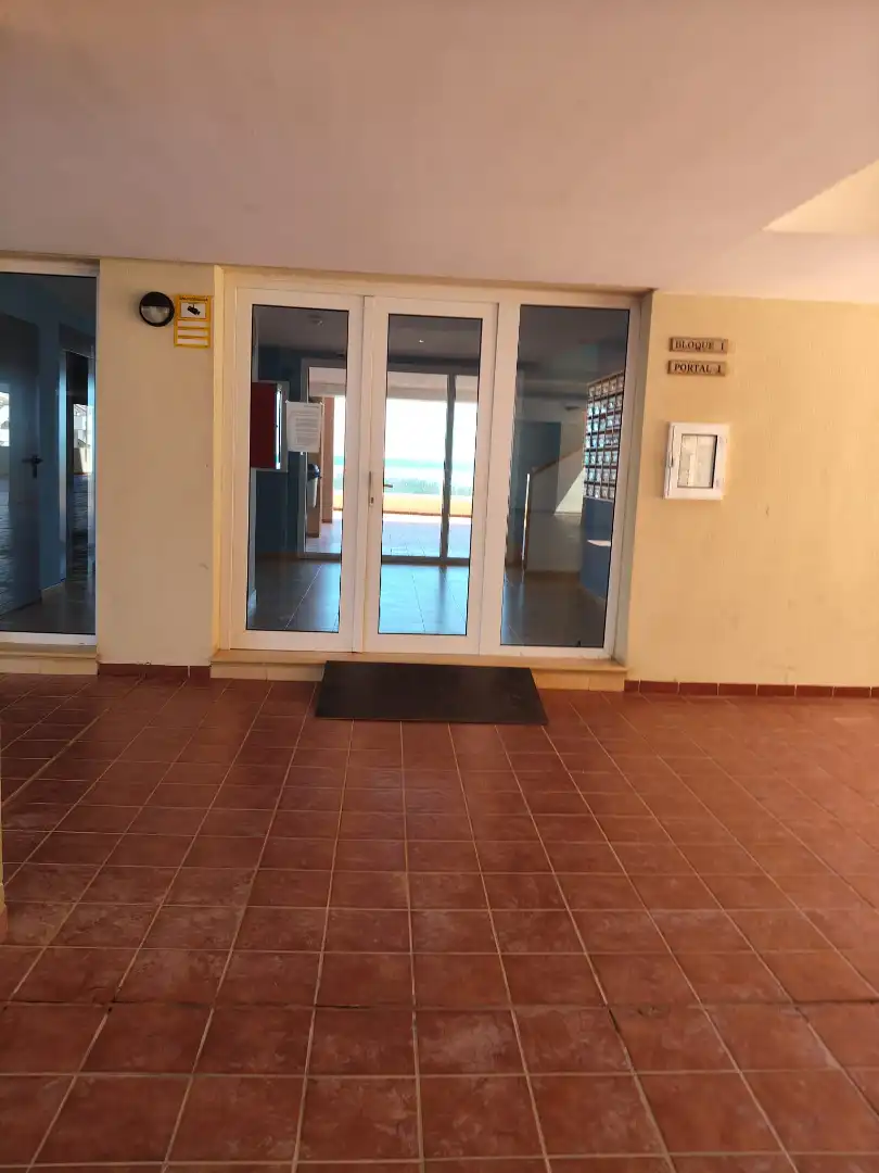 Wohnung zum Verkauf in La Manga del Mar Menor mit Klimaanlage, Heizung und Privatgarten