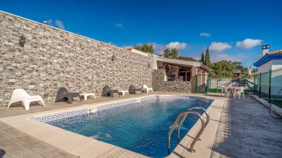 Piscina de Casa o xalet en venda en Los Barrios
