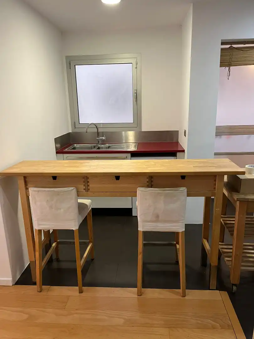 Cocina de Piso en venta en Barcelona con Horno, Lavadora y Microondas