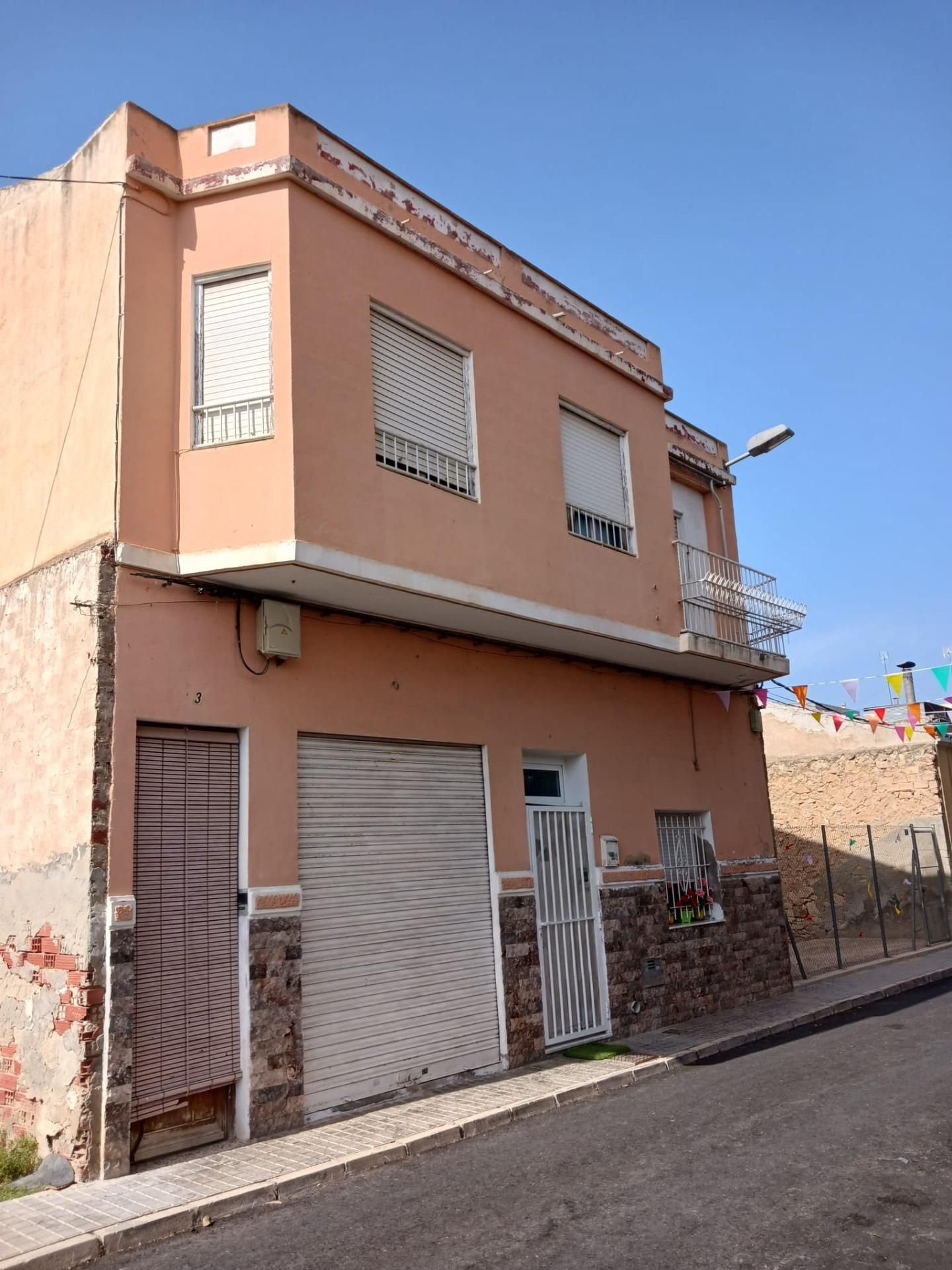 Vista exterior de Casa o xalet en venda en Elche / Elx amb Terrassa, Traster i Balcó