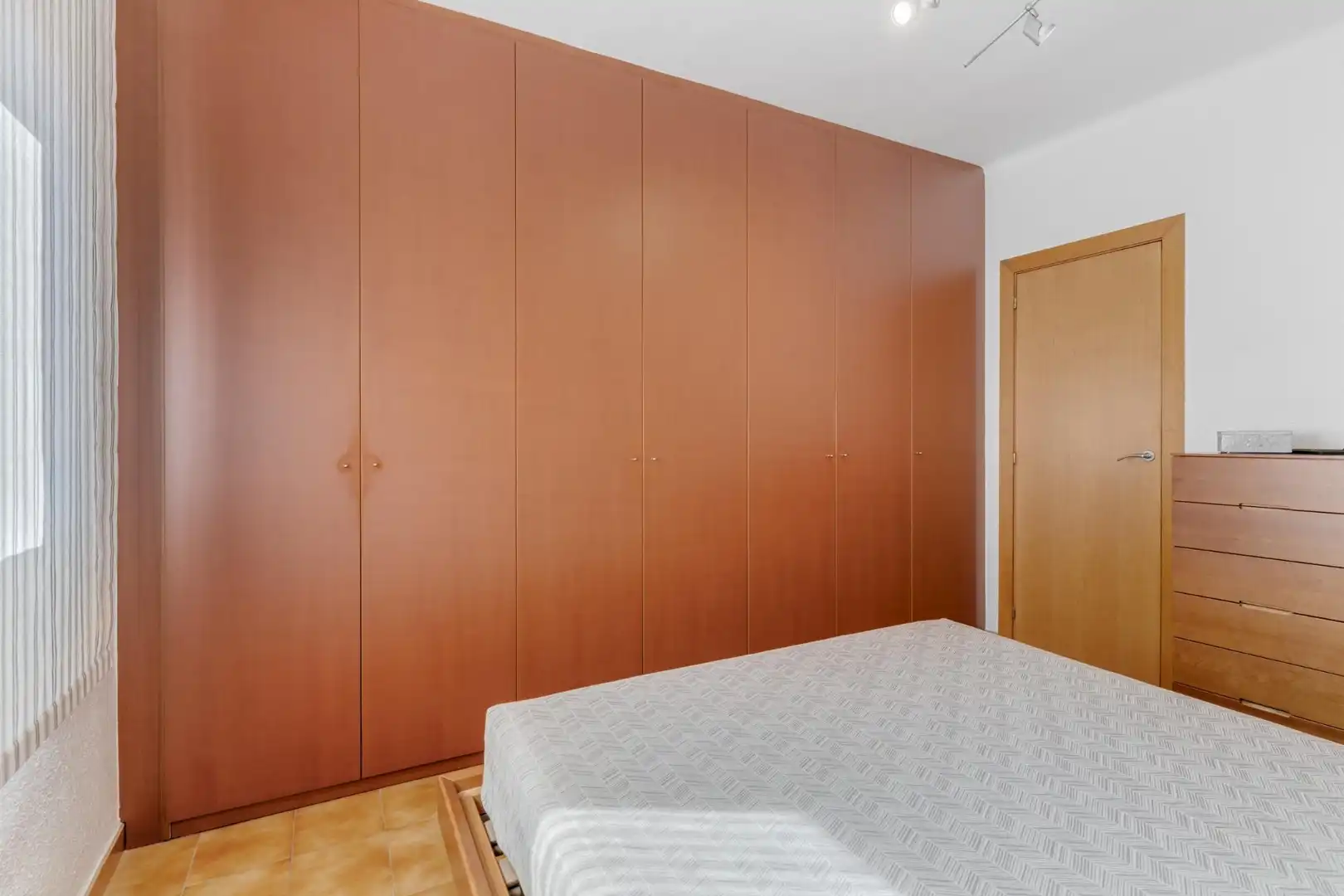 Habitación de Piso en venta en L'Hospitalet de Llobregat con Aire acondicionado, Amueblado y Alarma