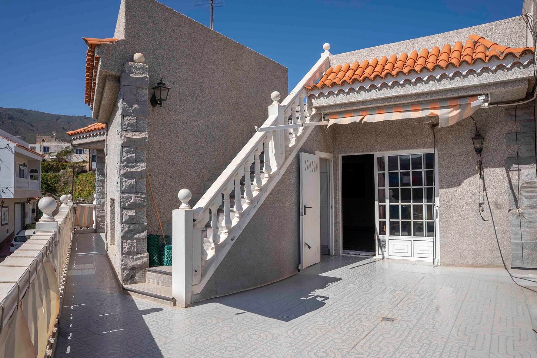 Vista exterior de Casa o chalet en venta en Arona con Calefacción y Terraza
