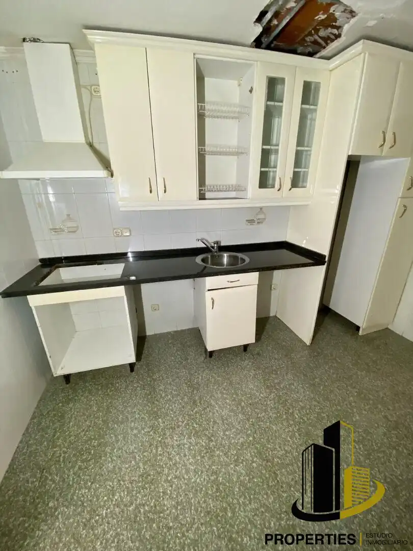 Kitchen of Flat for sale in Guijuelo