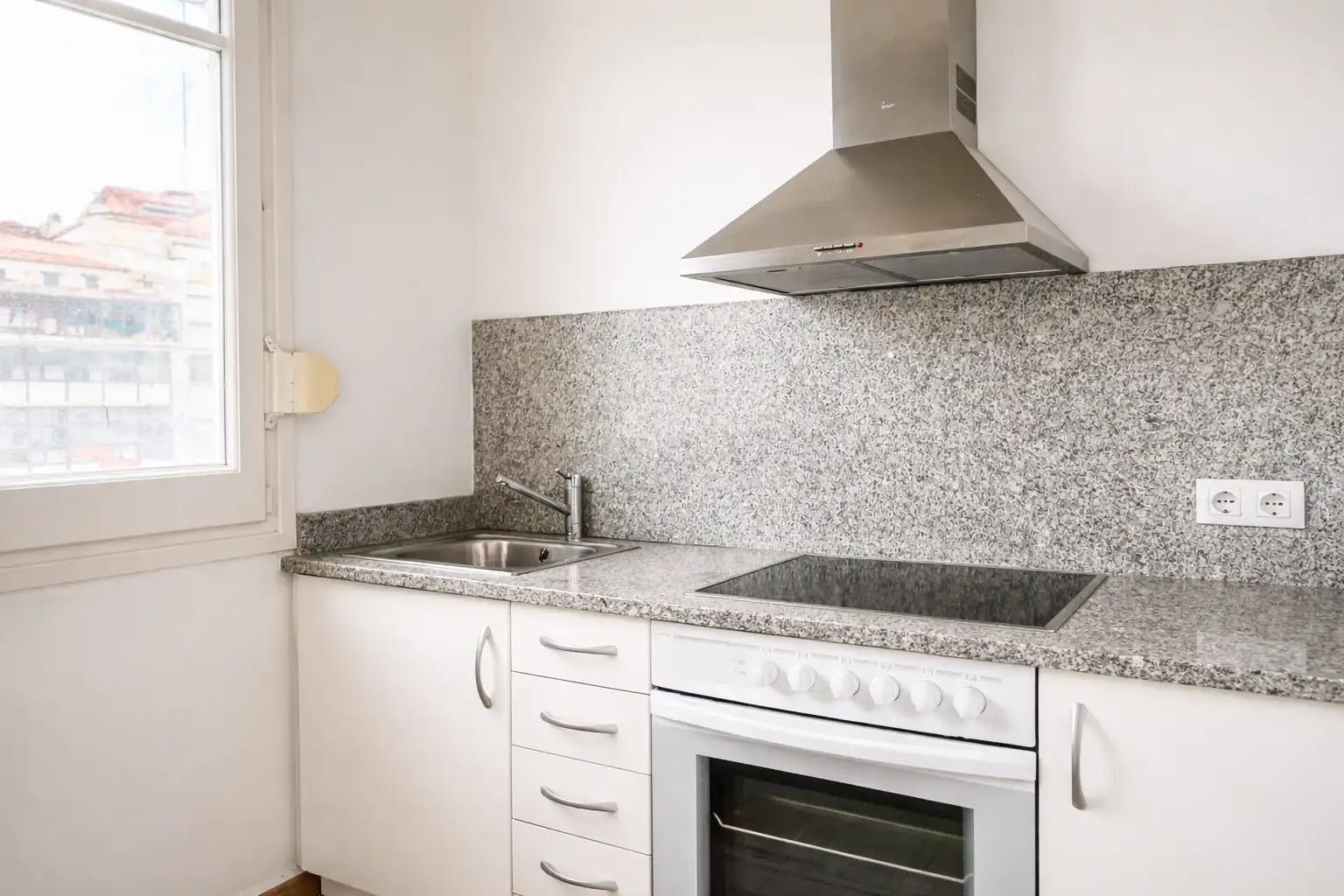 Cocina de Piso en venta en Girona con Terraza