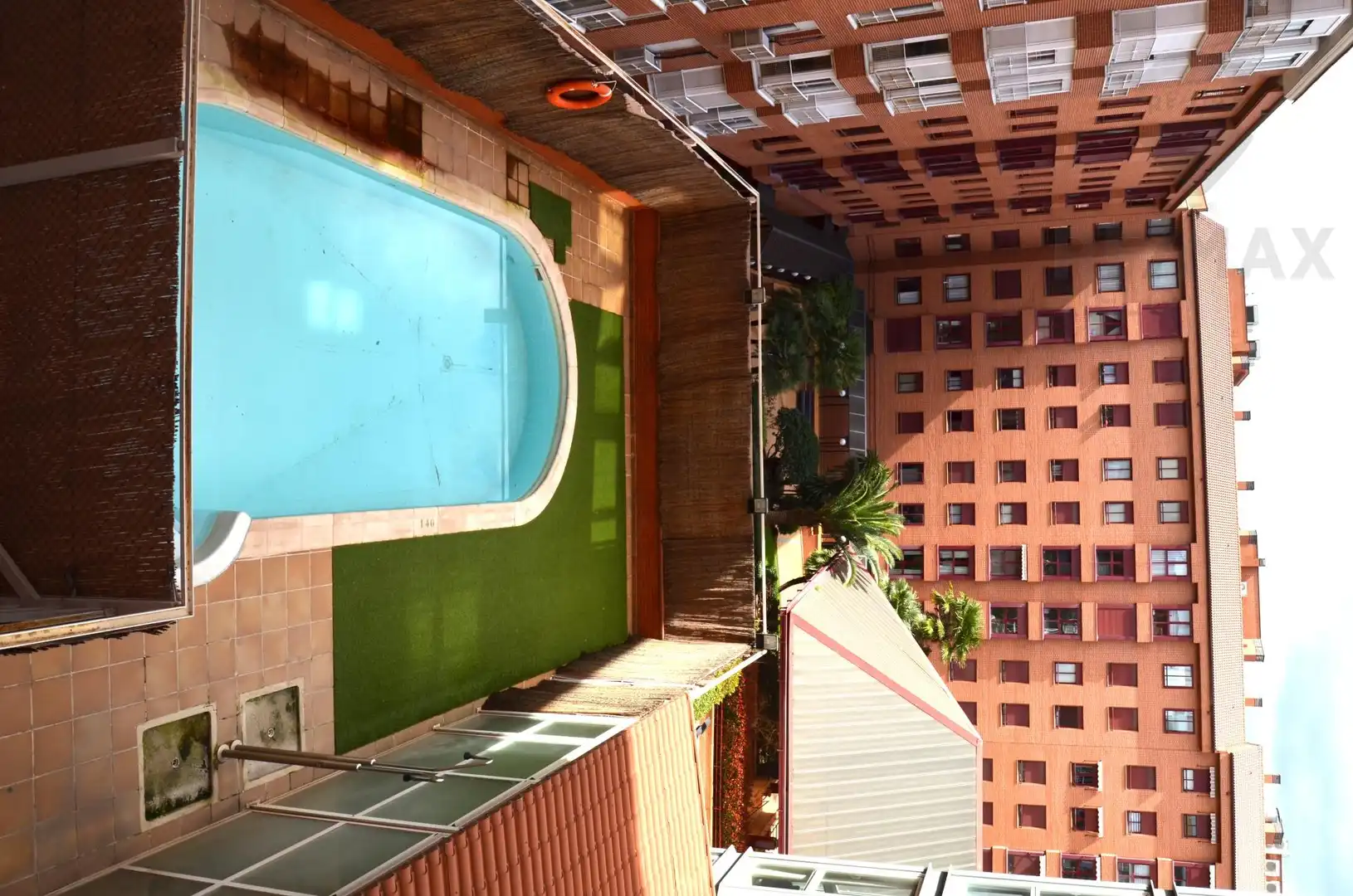 Piscina de Pis de lloguer en Madrid amb Aire condicionat, Calefacció i Moblat