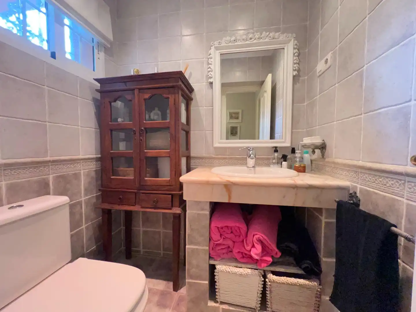 Bany de Casa o xalet en venda en Alhaurín de la Torre amb Aire condicionat, Jardí privat i Terrassa