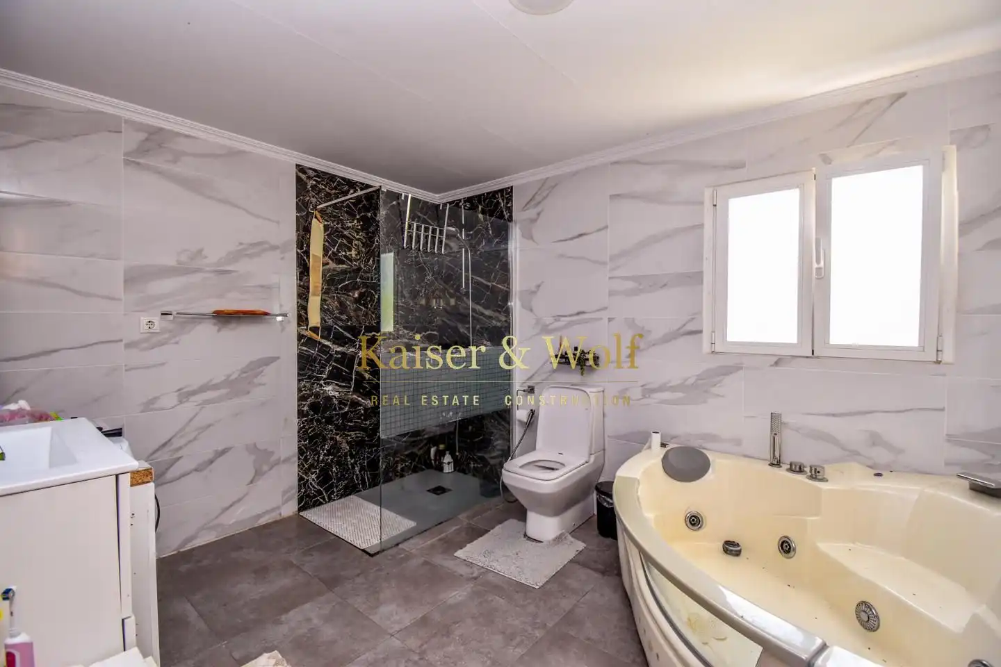 Baño de Finca rústica en venta en Crevillent con Jardín privado, Terraza y Piscina