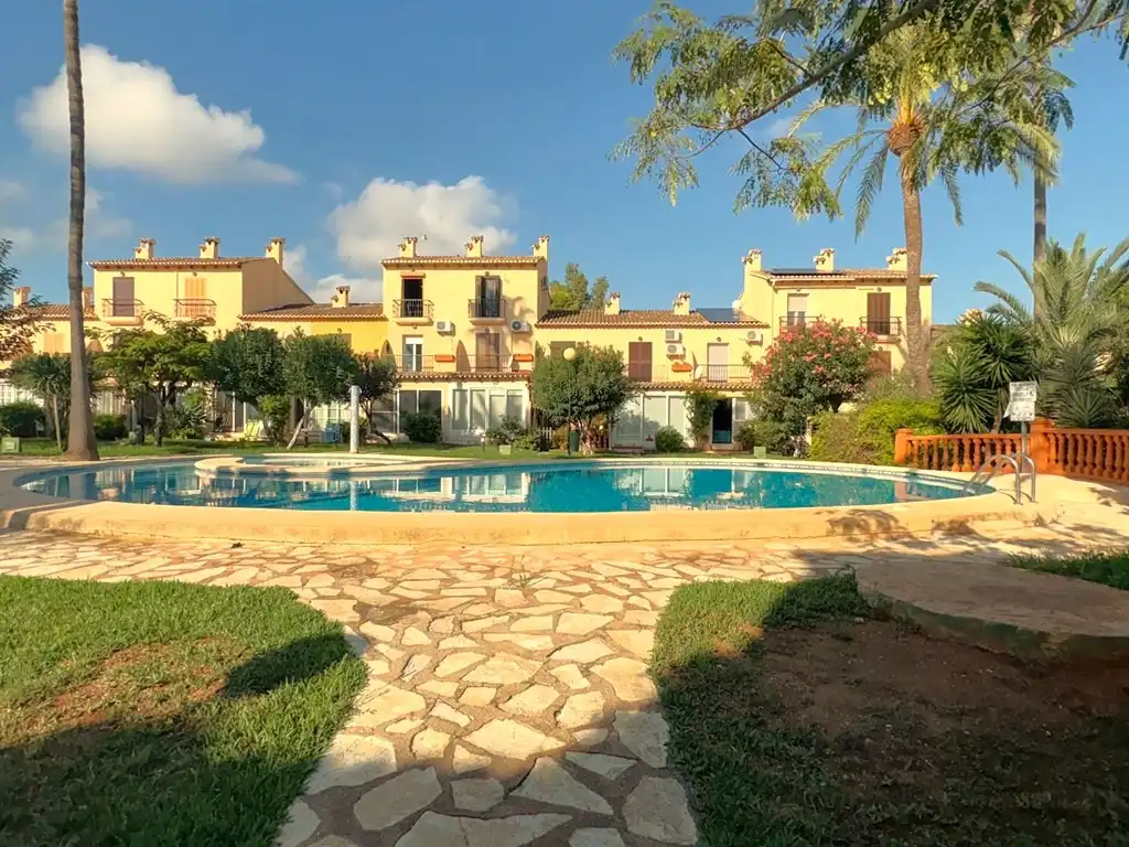 Garten von Einfamilien-Reihenhaus zum Verkauf in Dénia mit Klimaanlage, Terrasse und Balkon