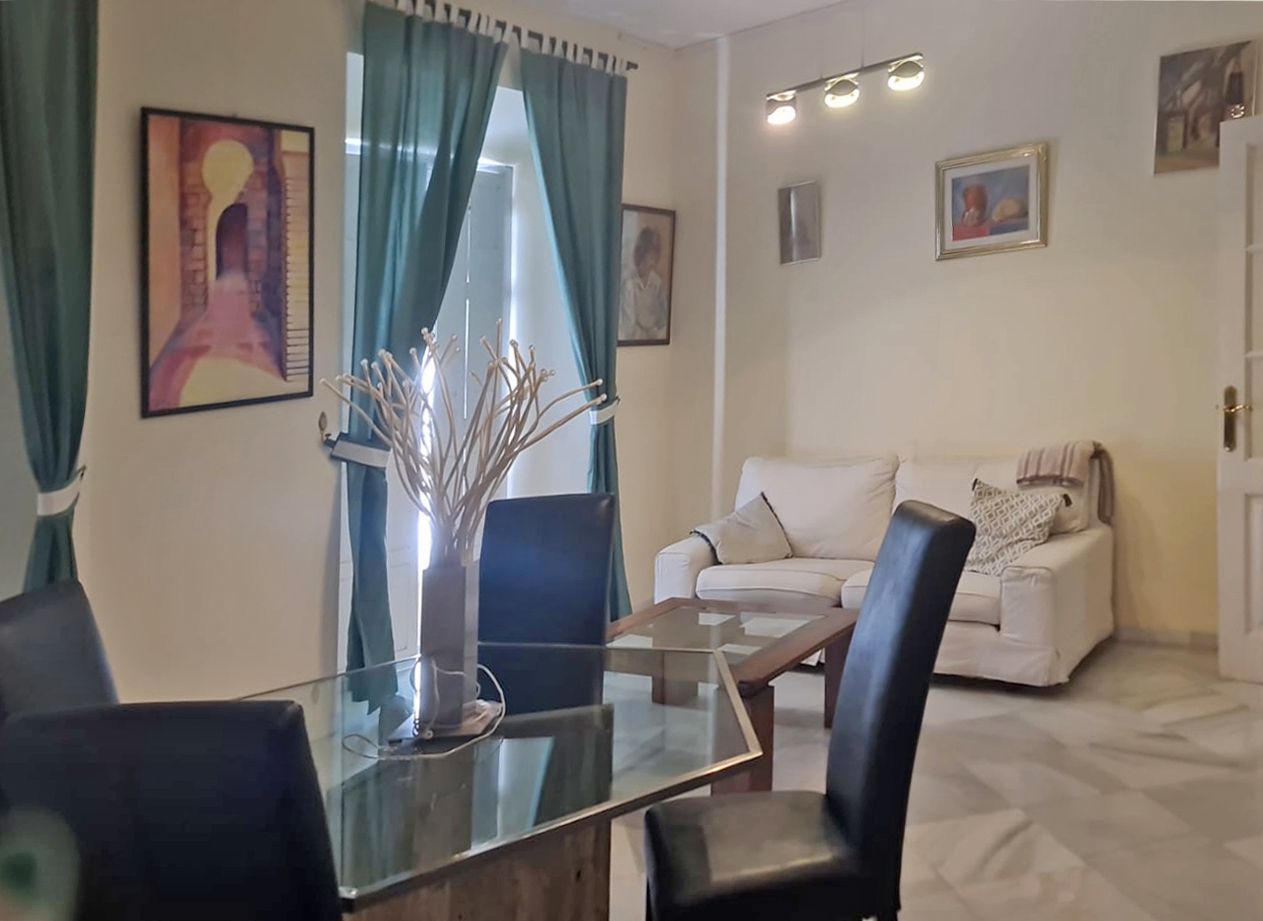 Menjador de Pis de lloguer en Málaga Capital amb Aire condicionat, Moblat i Forn