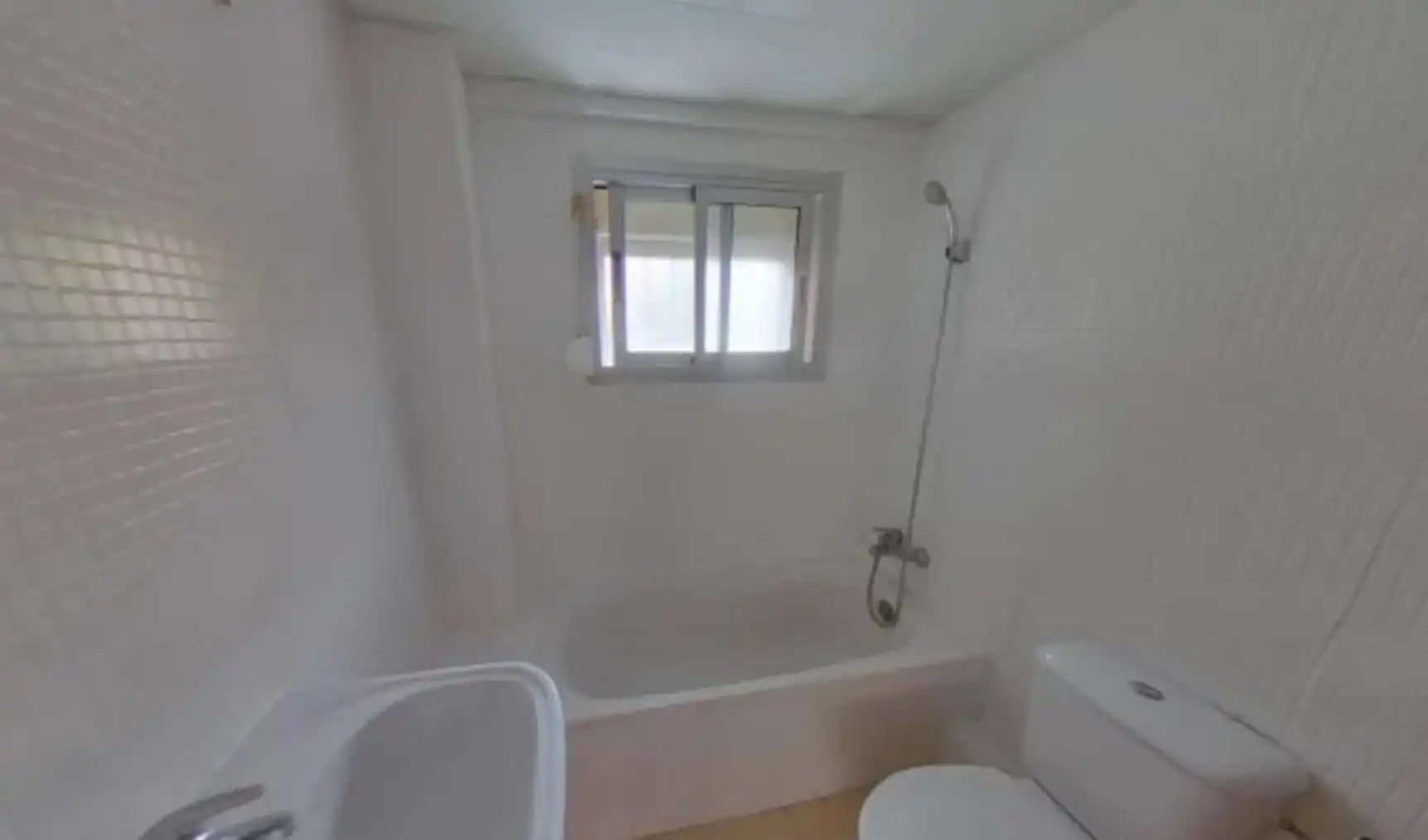 Bathroom of Apartments for sale in Terrassa