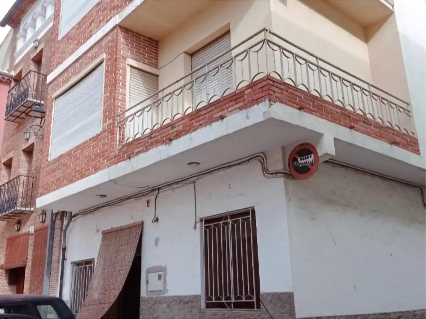 Vista exterior de Casa adosada en venda en Llutxent amb Balcó