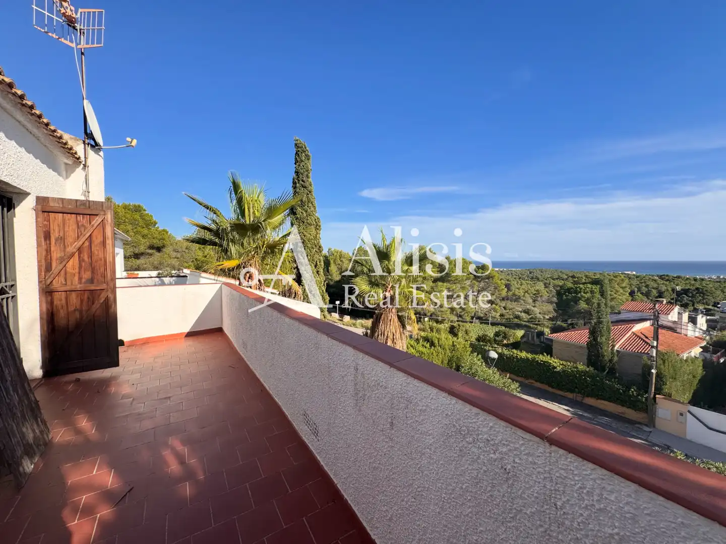 Vista exterior de Casa o chalet en venta en Cunit Residencial