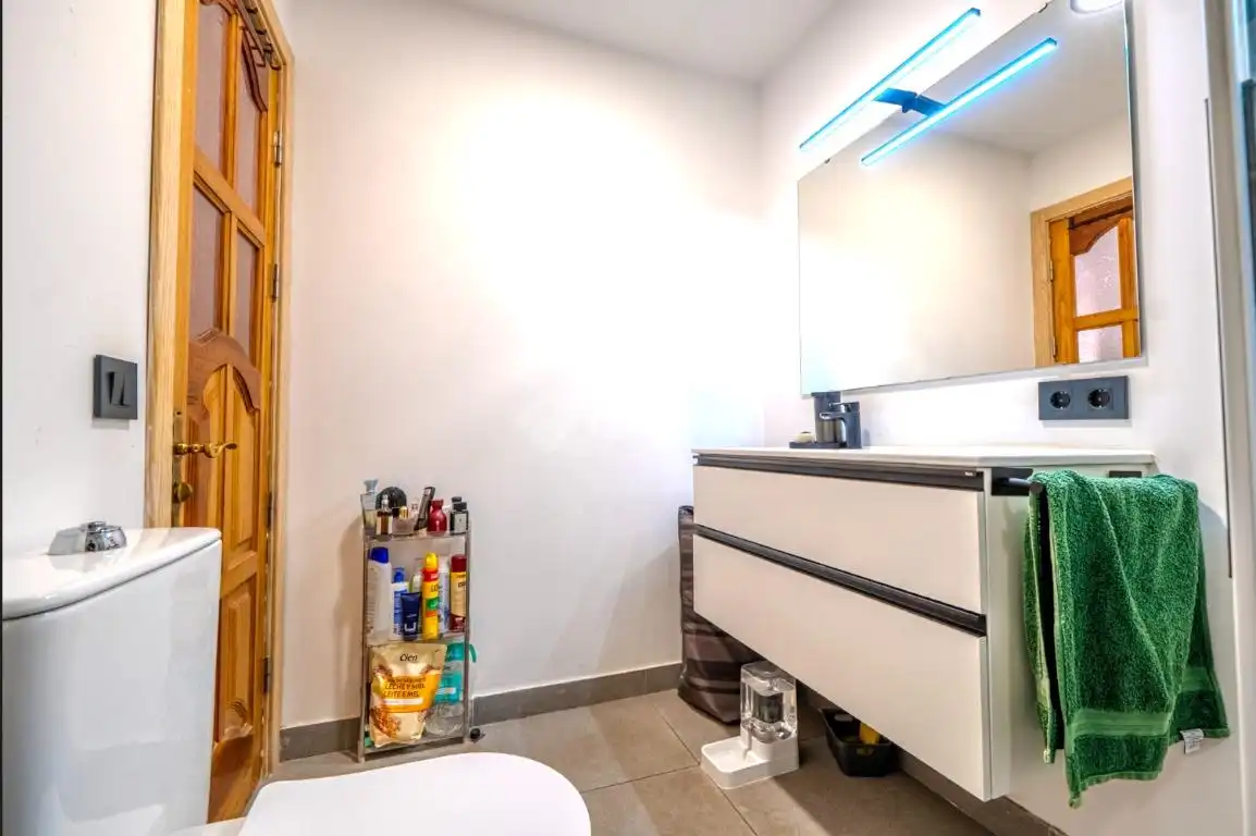 Bany de Pis en venda en San Bartolomé de Tirajana amb Aire condicionat