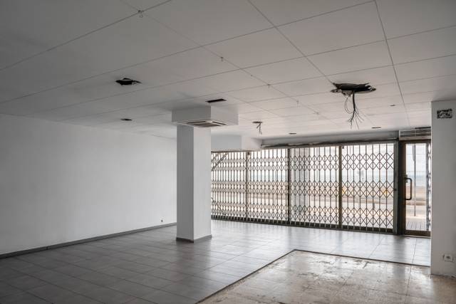 Local comercial en Alquiler en Carrer Àngel Guimerà en Ocata