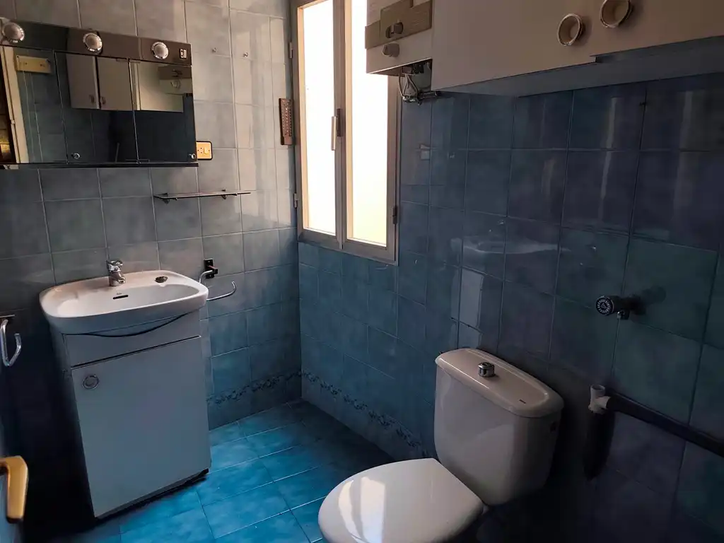 Bany de Pis en venda en Barcelona amb Aire condicionat, Calefacció i Jardí privat