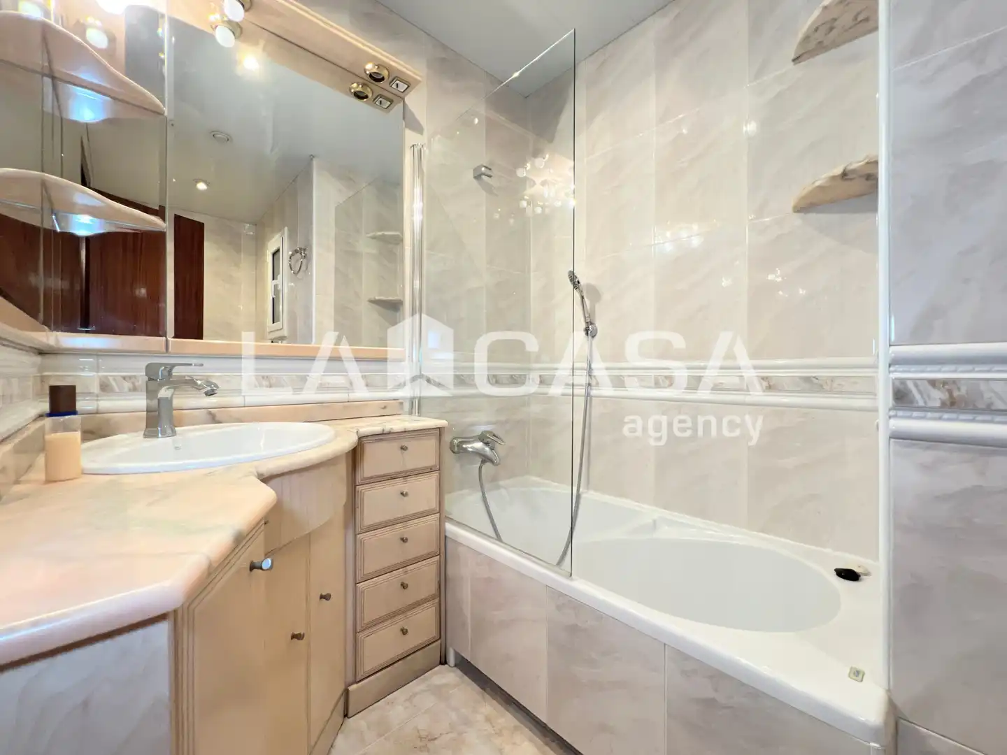 Bathroom of Flat for sale in Badalona  with Heating and Balcony