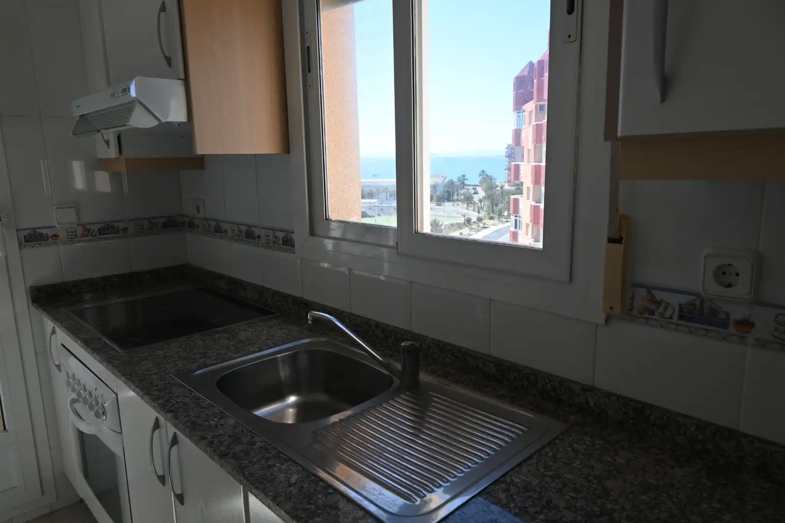 Cocina de Apartamento en venta en La Manga del Mar Menor con Aire acondicionado, Terraza y Amueblado