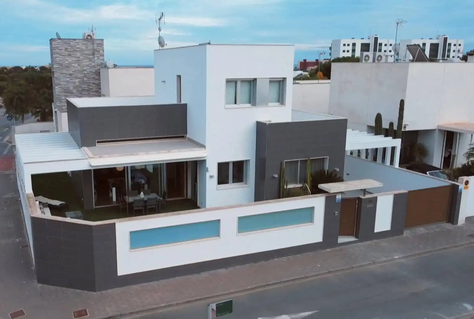 Villa avec terrasse à vendre à Mil Palmeras