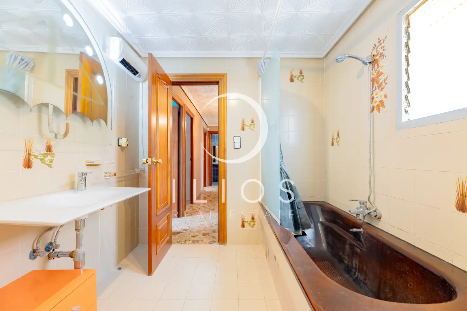 Bathroom of Flat for sale in Manises  with Air Conditioner, Terrace and Balcony