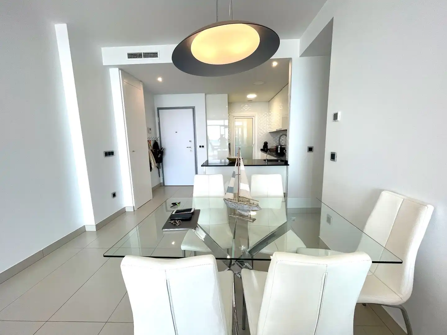 Comedor de Apartamento de alquiler en Benidorm con Aire acondicionado, Trastero y Piscina comunitaria