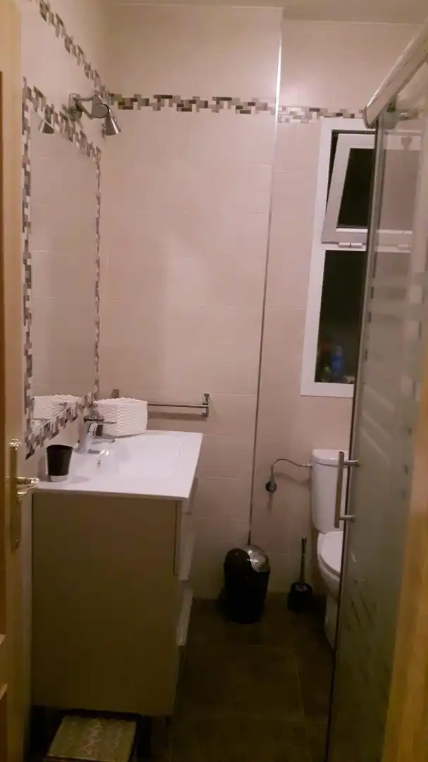 Bathroom of Flat for sale in Sevilla  with Air Conditioner, Private garden and Terrace