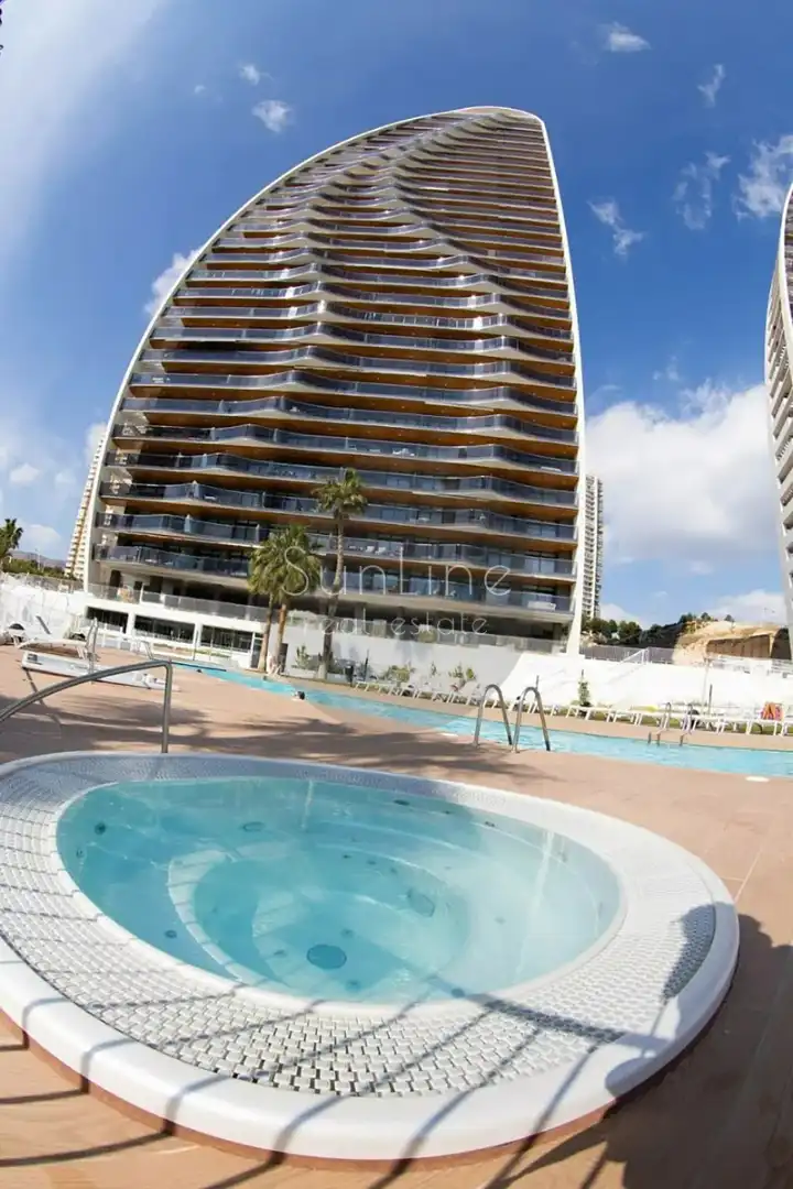 Schwimmbecken von Wohnung zum Verkauf in Benidorm mit Möbliert, Balkon und Whirlpool