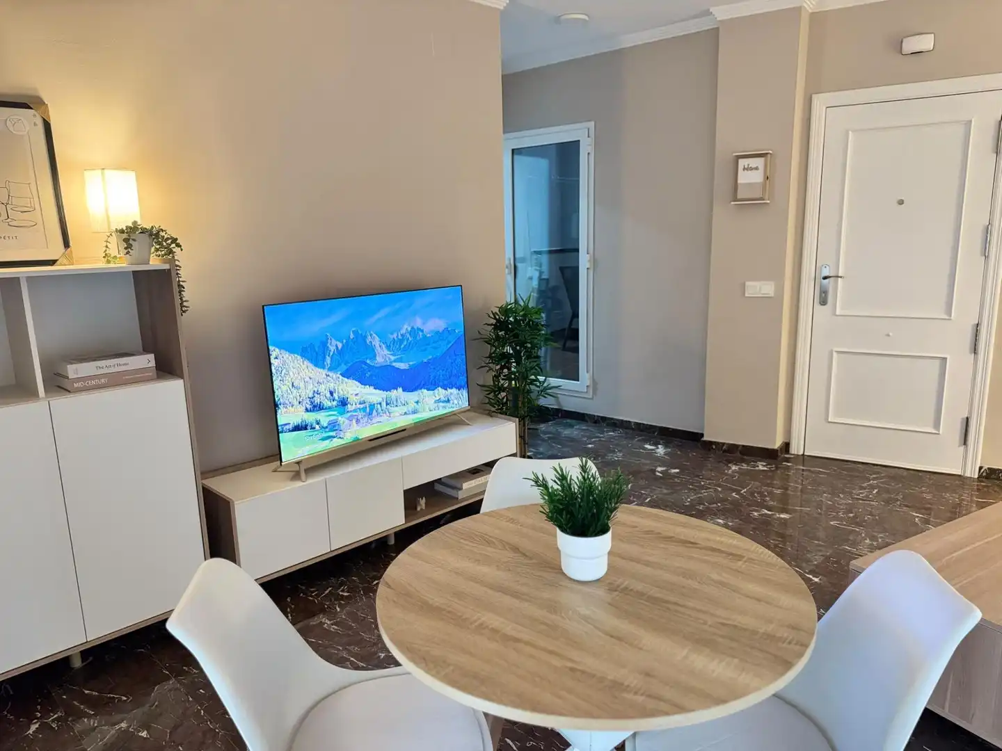 Appartamento con terrazza in affitto a Centro