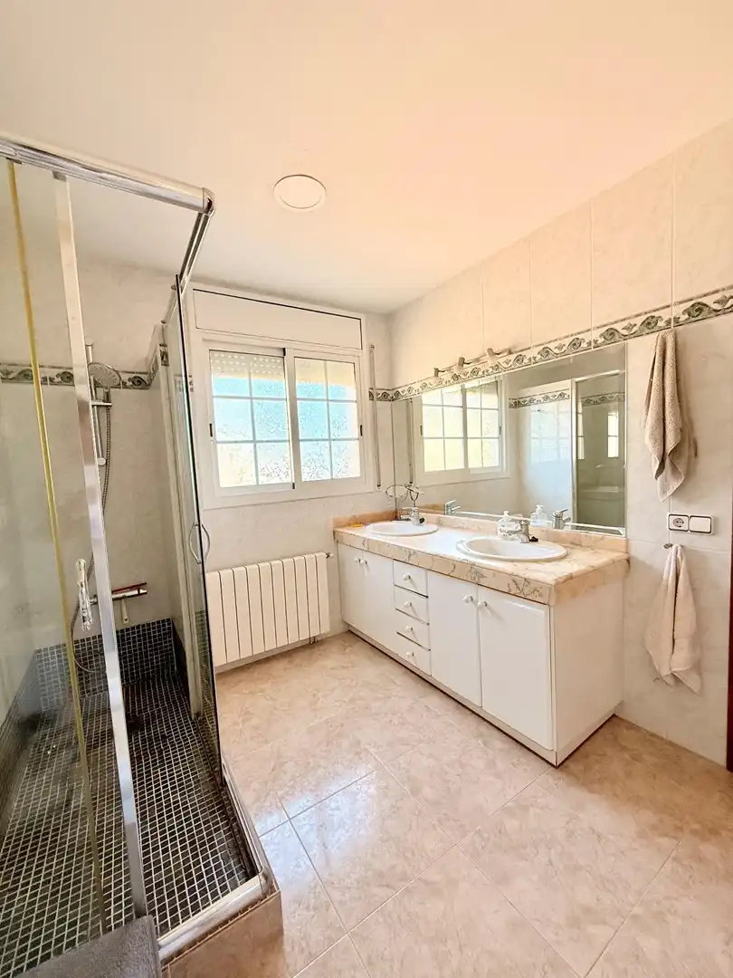 Bathroom of Houses for sale in Calafell  with Air Conditioner, Private garden and Terrace