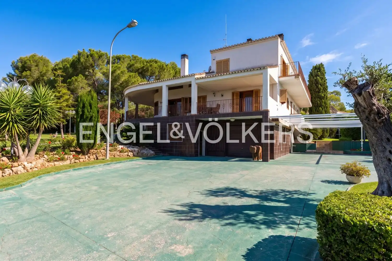 Vista exterior de Casa o chalet en venta en Chiva con Aire acondicionado, Calefacción y Jardín privado