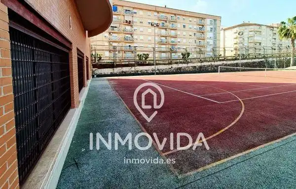 Vista exterior de Pis en venda en Xàtiva amb Aire condicionat, Piscina i Balcó
