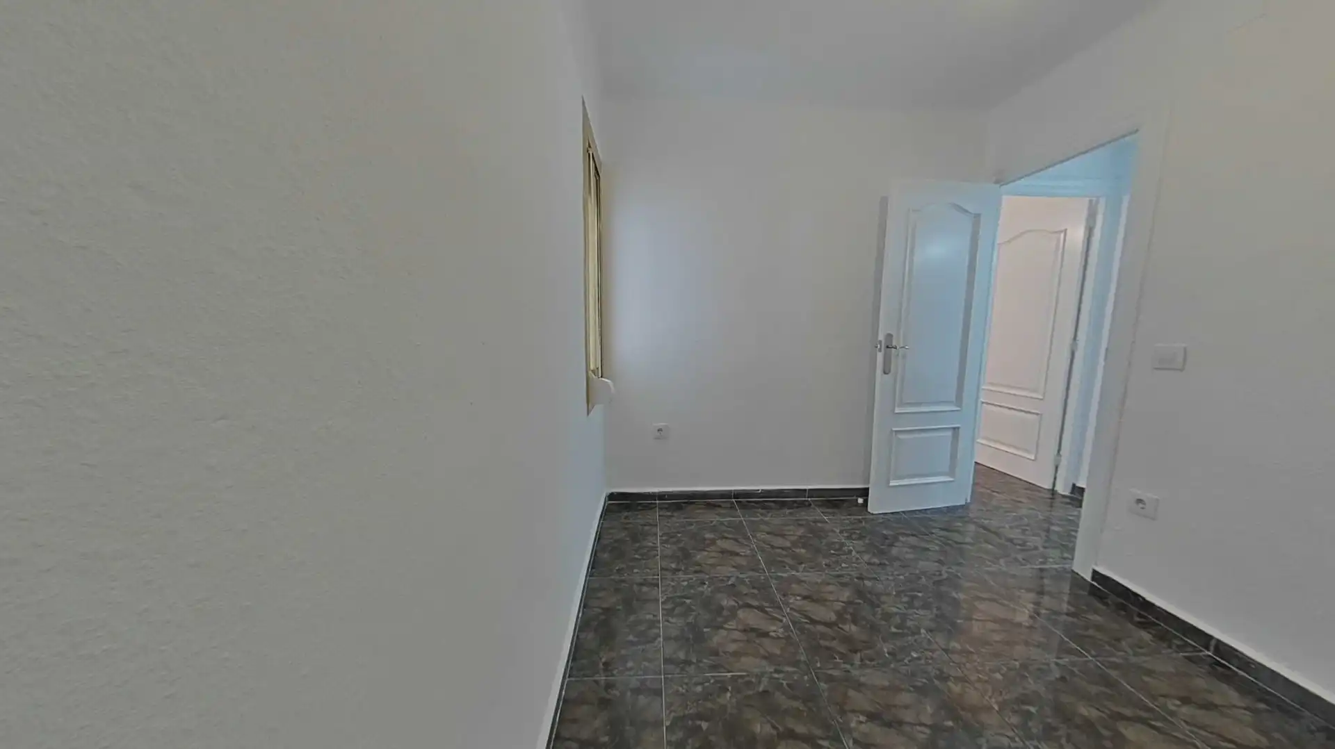 Piso en venta en L'Hospitalet de Llobregat con Calefacción y Amueblado