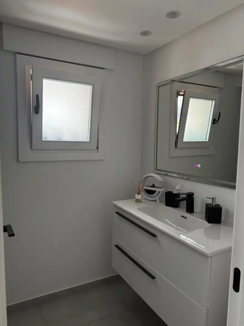 Baño de Casa adosada en venta en Marbella con Aire acondicionado, Terraza y Trastero